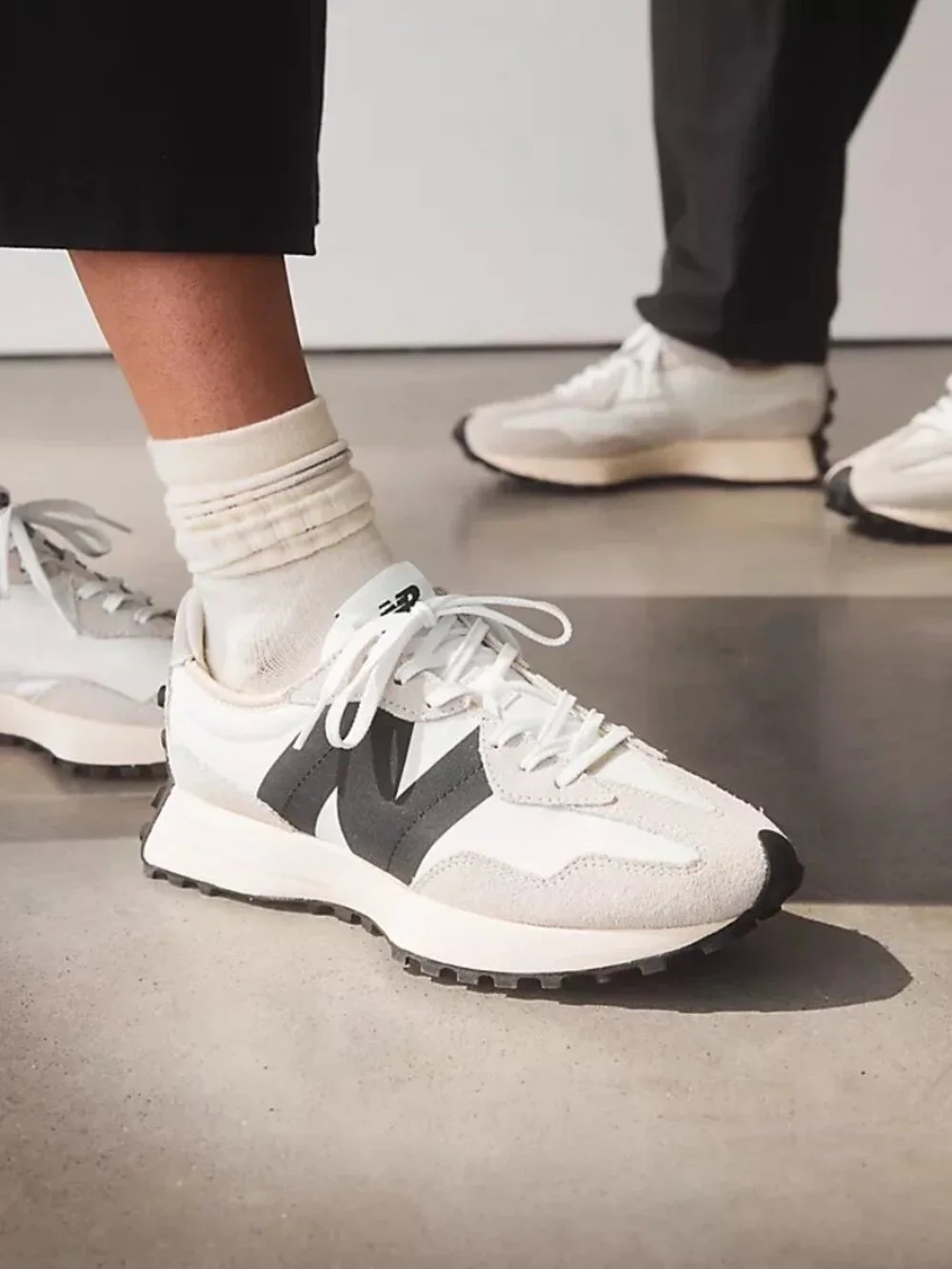 New Balance 327 Sea Salt with White & Black W7 - Picture 2 of 12
